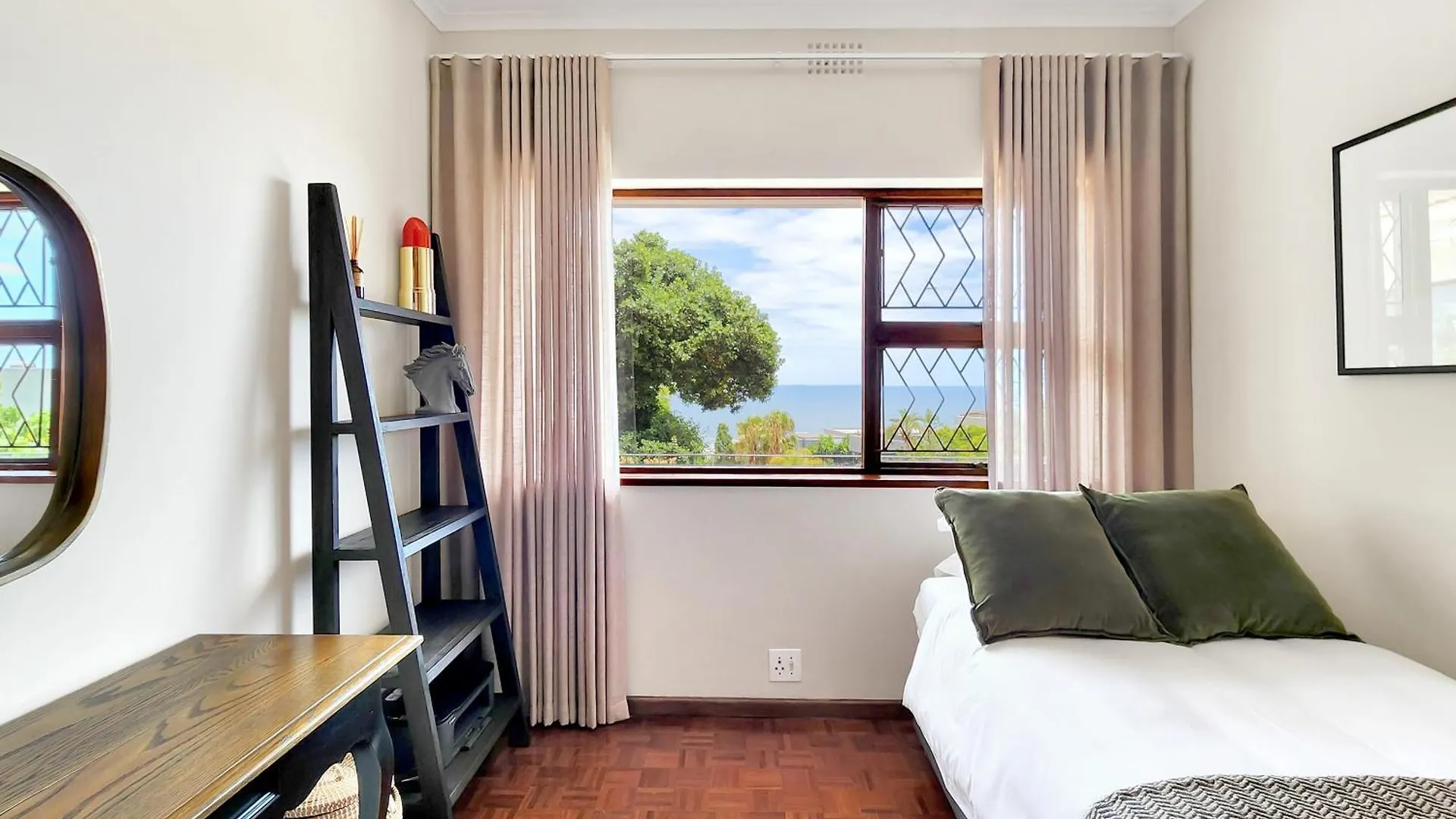 Villa Bartholomew Fresnaye Cape Town